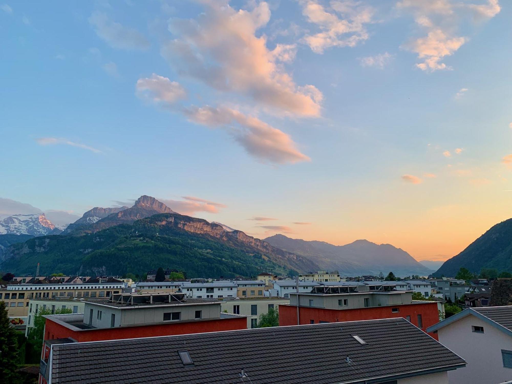 Luna O Mountainview O Pizzaoven Бруннен Экстерьер фото