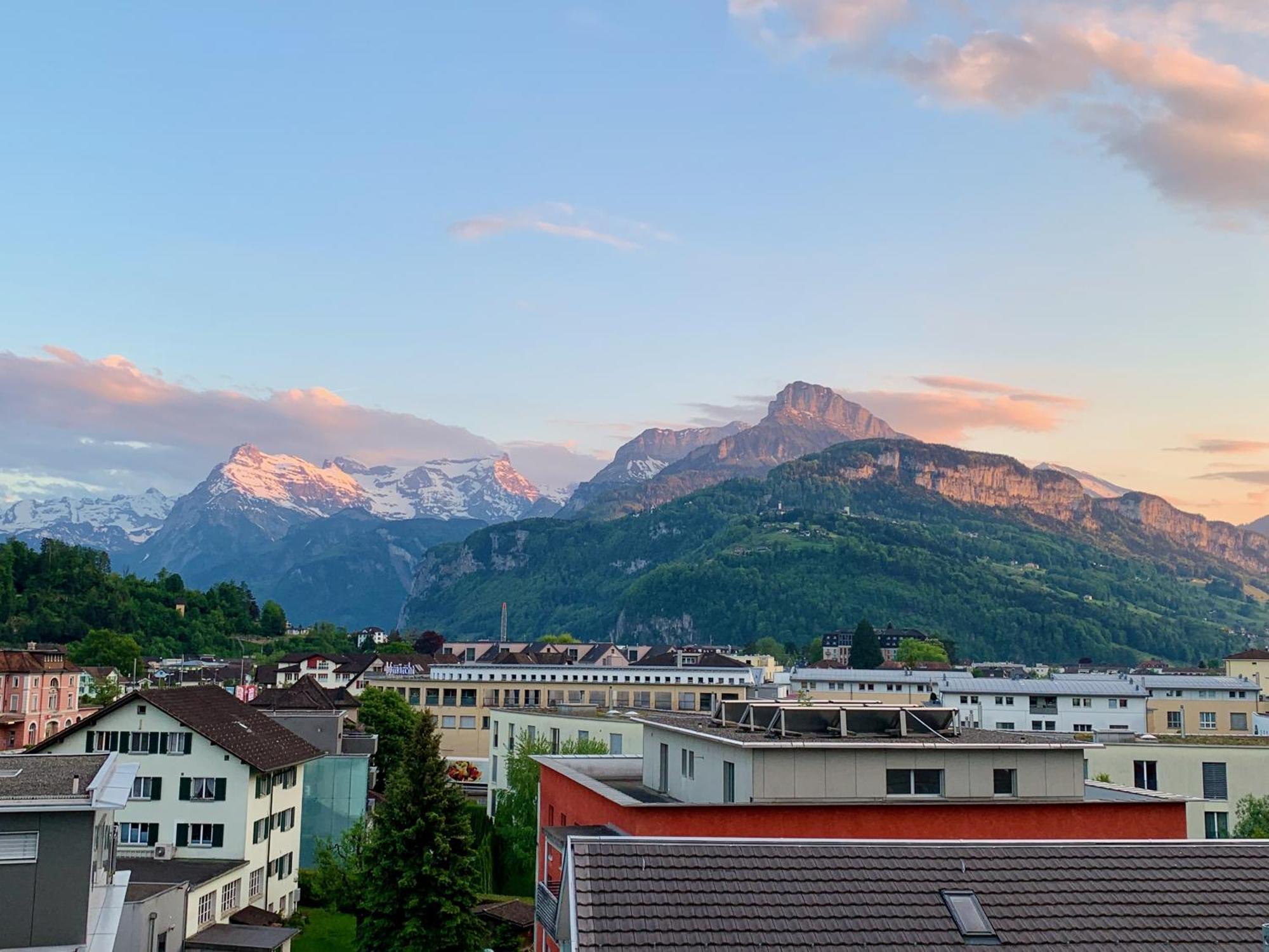 Luna O Mountainview O Pizzaoven Бруннен Экстерьер фото